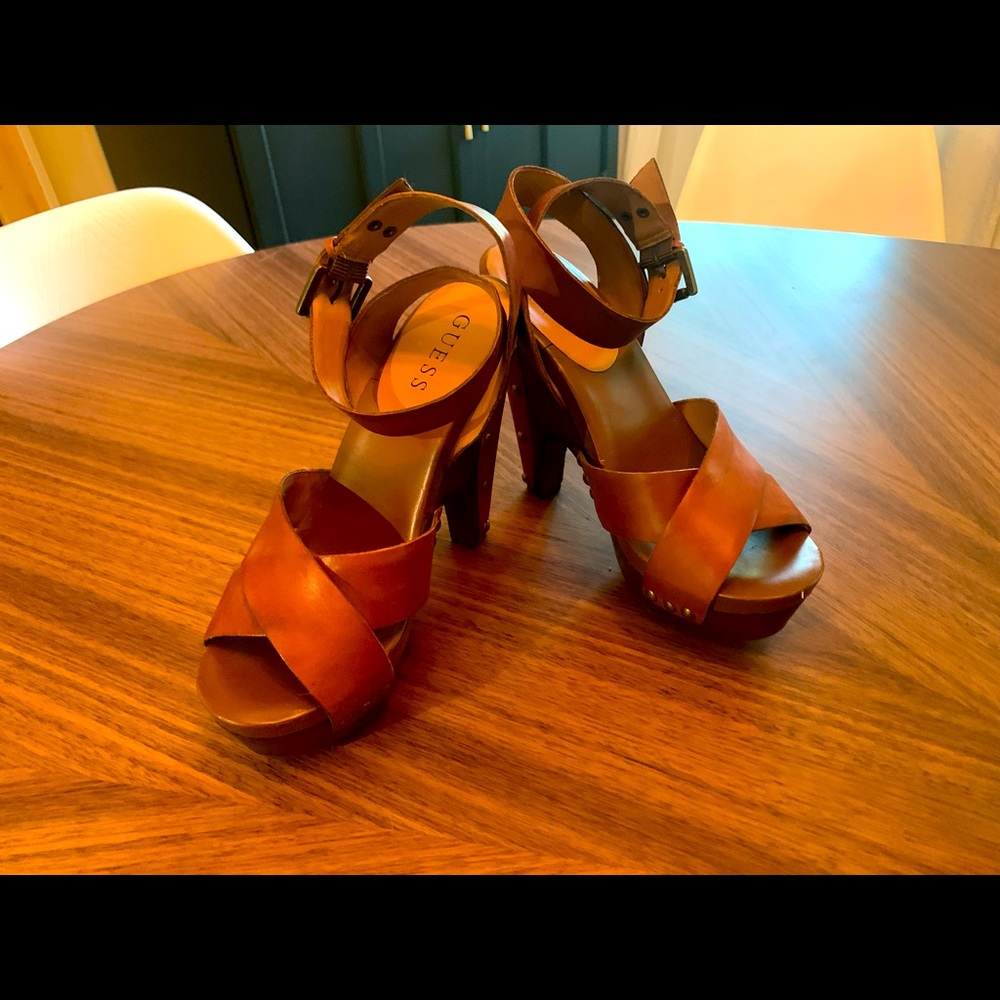 Guess Criss Cross Heel